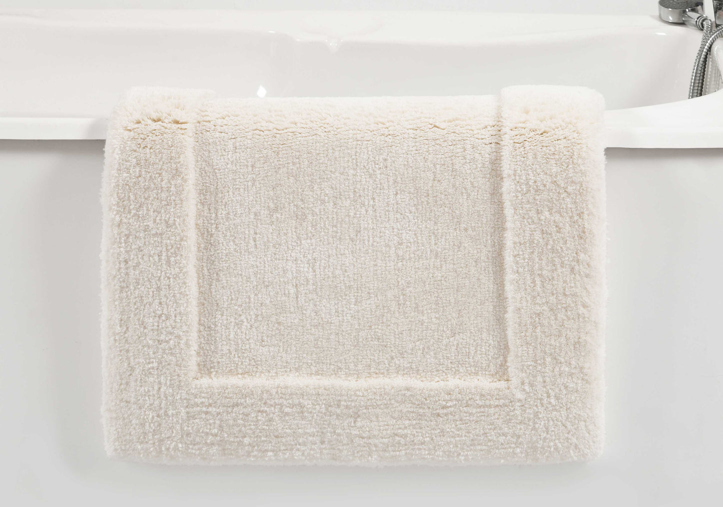 Oceanic Trilon Bath Rug Collection, Beach Front