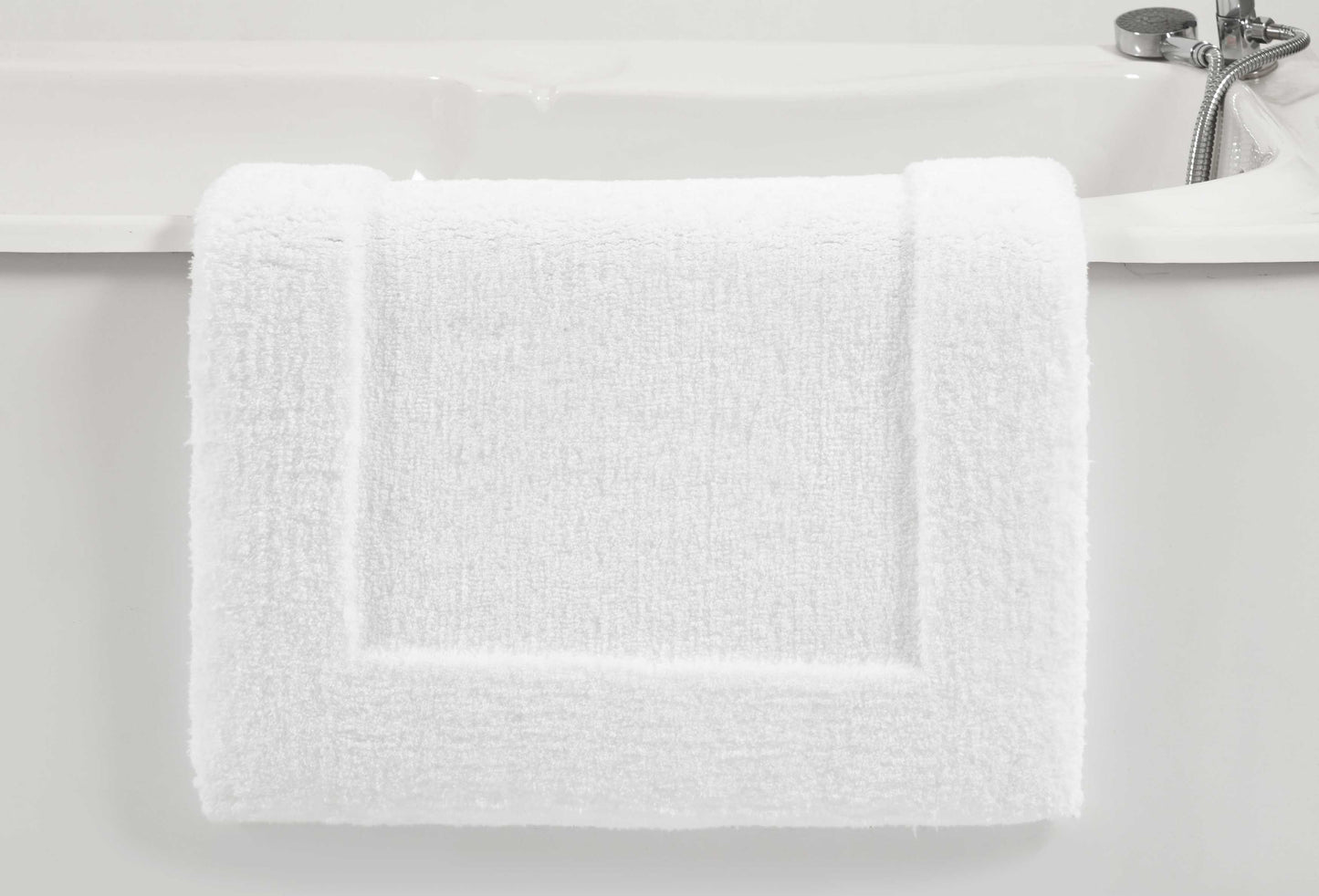 Oceanic Trilon Bath Rug Collection, Beach Front
