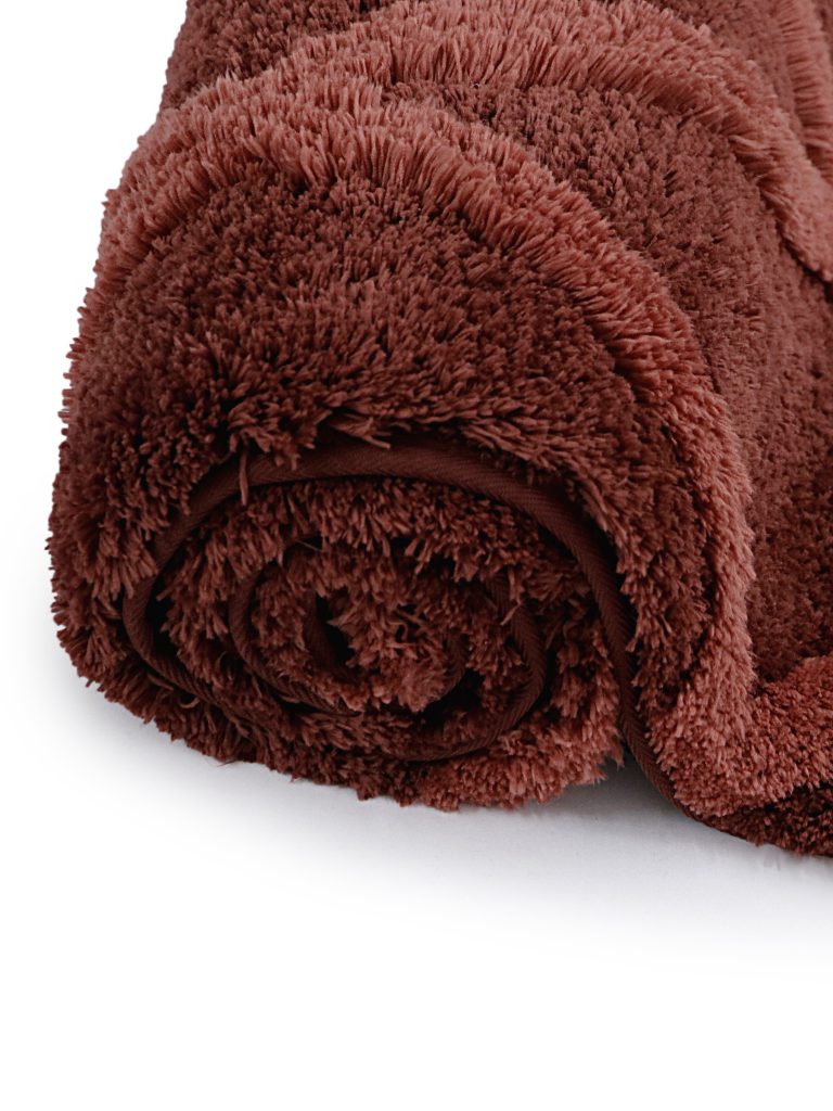 Windsor Tufted Polyester Shag Collection, Noble Diamond